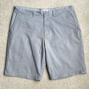 Men’s gray shorts
